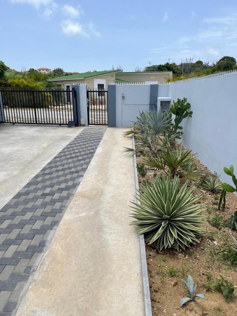 Villa Susanna 3 Bedroom 2 Bathroom House Sleeps 6Plus Willemstad Bagian luar foto